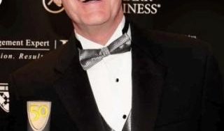 World’s #1 Leadership Thinker and Global Coach says 3 minutes daily is all that’s needed to change your life