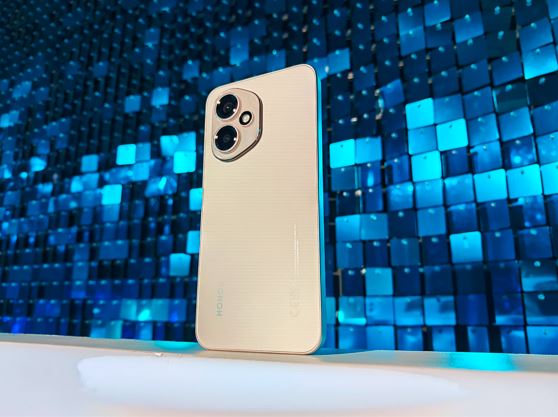 Here’s Why You Should Buy #YourAIPhoneHONOR 400 5G